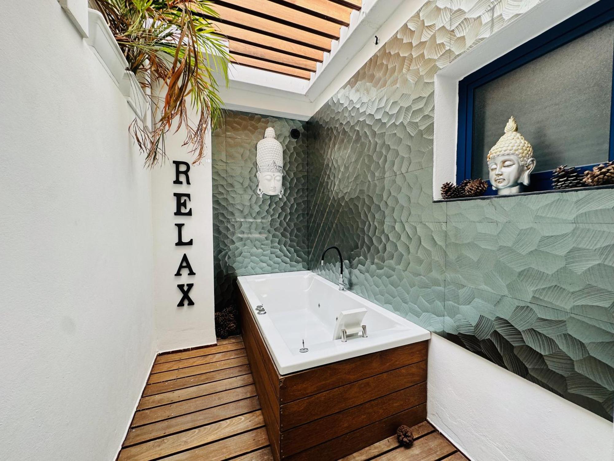 Pambnb - Chic Beachside Apartment Playa San Juan Esterno foto