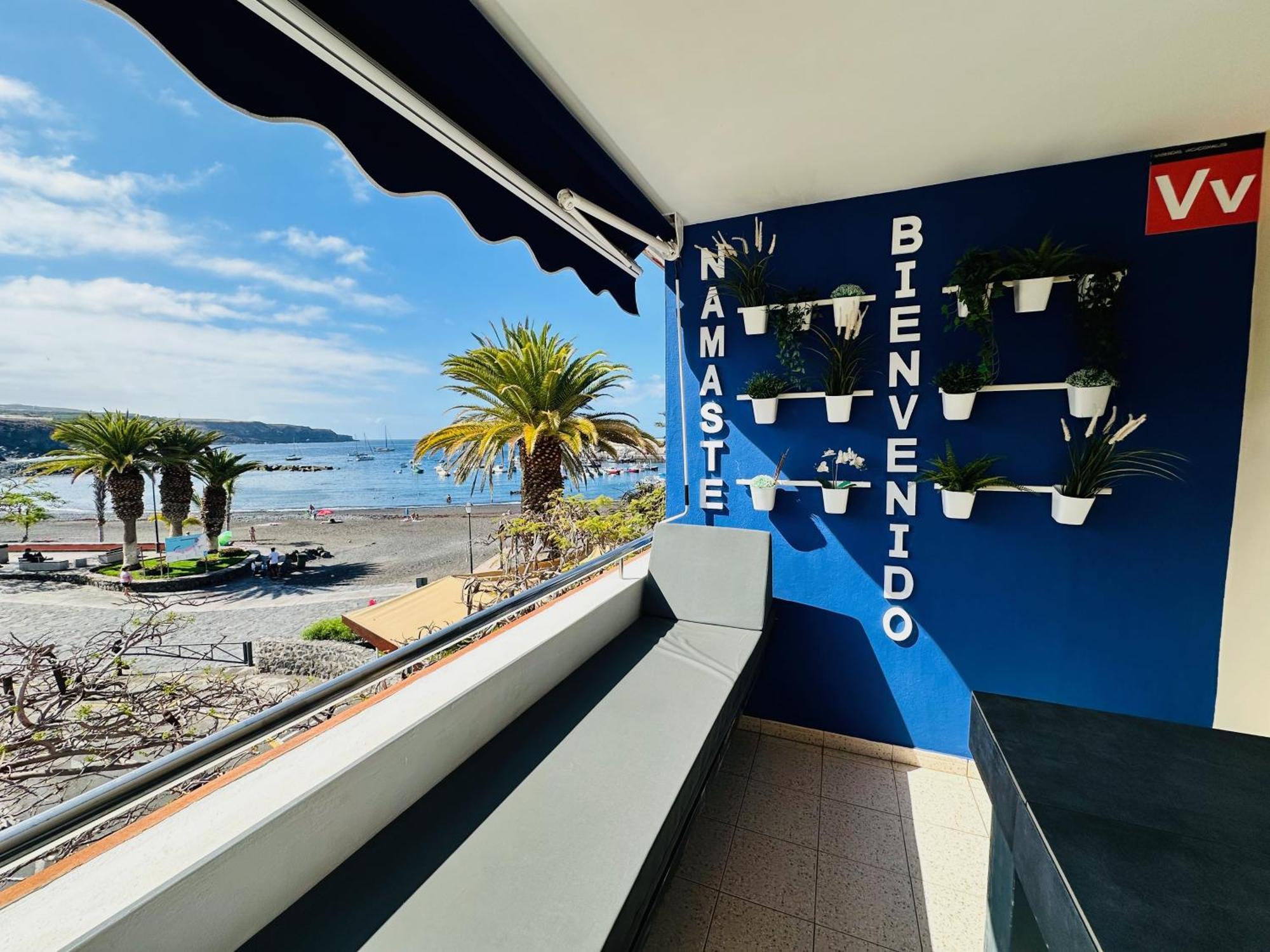 Pambnb - Chic Beachside Apartment Playa San Juan Esterno foto
