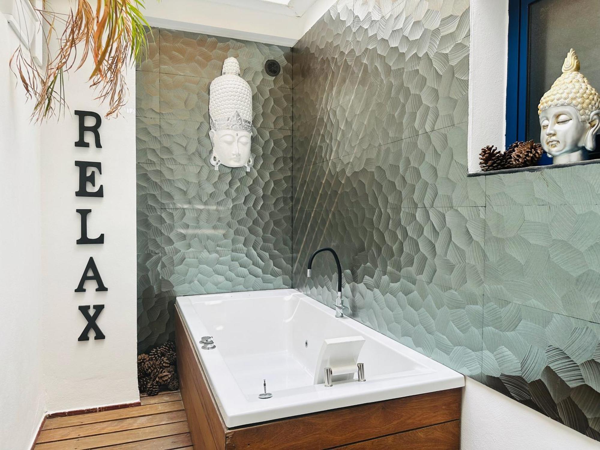 Pambnb - Chic Beachside Apartment Playa San Juan Esterno foto